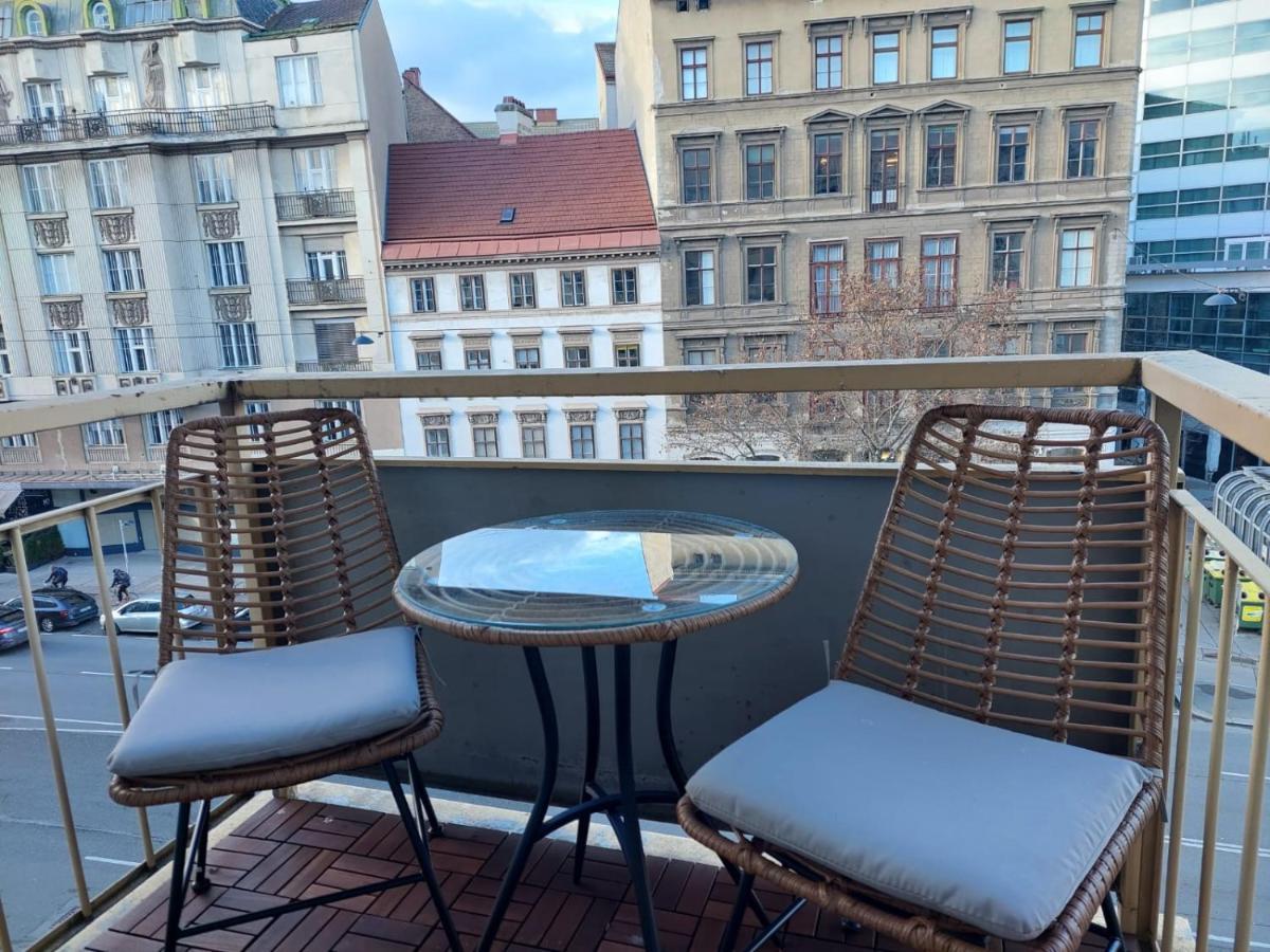 Balcony Apartment, 5 Min Walk To First District Viena Exterior foto